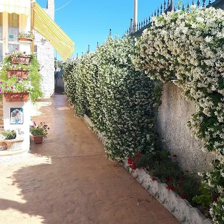 Angolo Fiorito Frühstückspension Civitavecchia